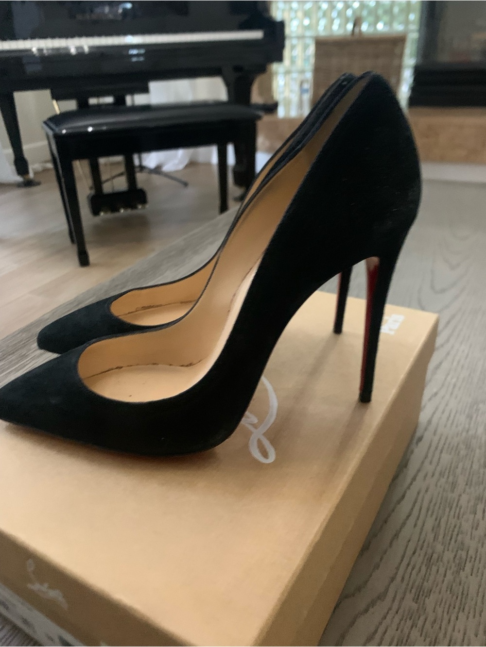 Christian louboutin follies Black Suede Pointed-Toe Heels 38